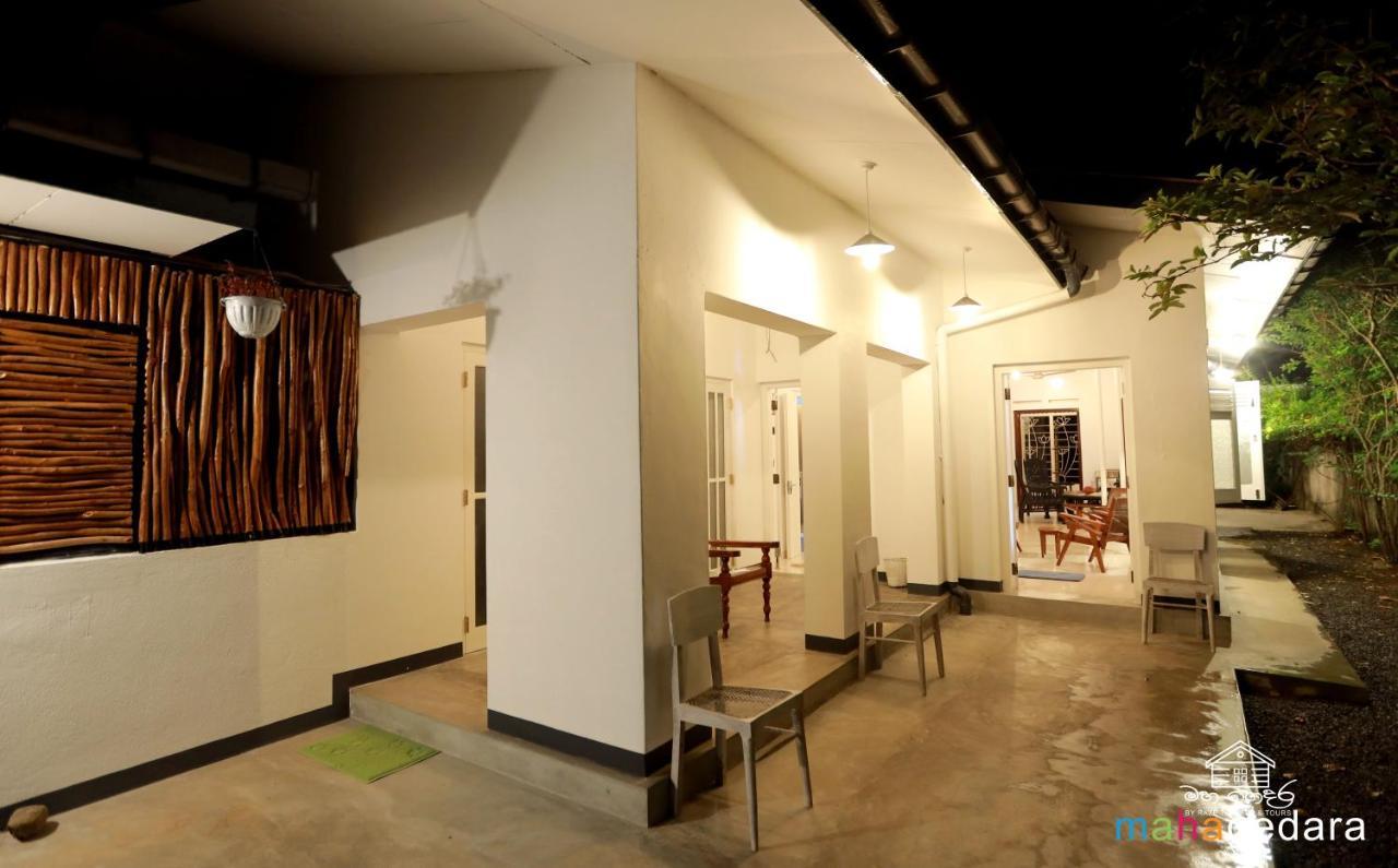 Mahagedara Dickwella Hotel Bagian luar foto