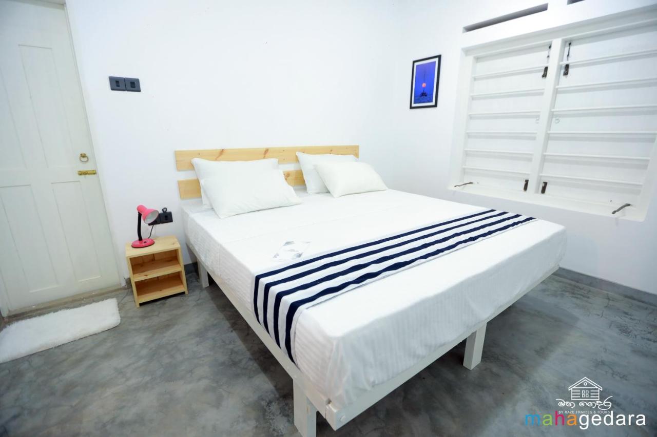 Mahagedara Dickwella Hotel Bagian luar foto