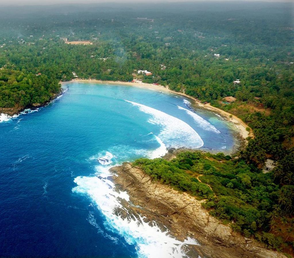 Mahagedara Dickwella Hotel Bagian luar foto