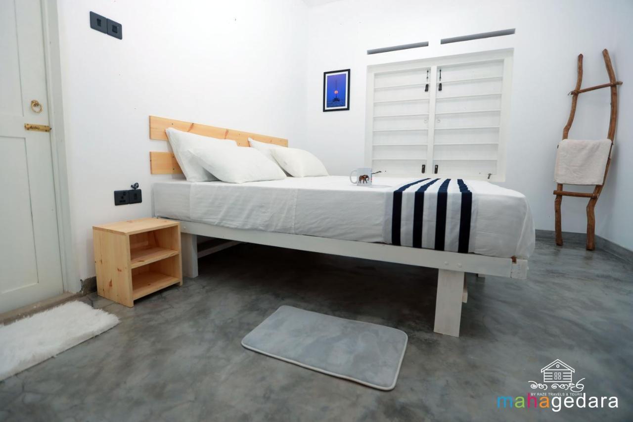 Mahagedara Dickwella Hotel Bagian luar foto