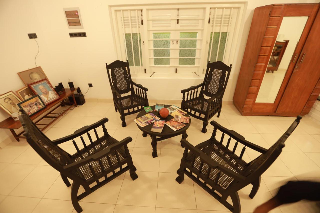 Mahagedara Dickwella Hotel Bagian luar foto