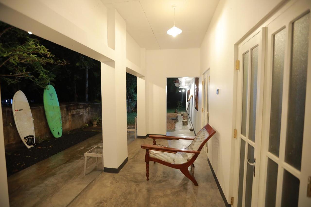 Mahagedara Dickwella Hotel Bagian luar foto