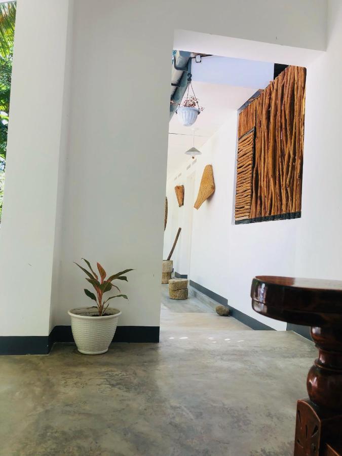 Mahagedara Dickwella Hotel Bagian luar foto