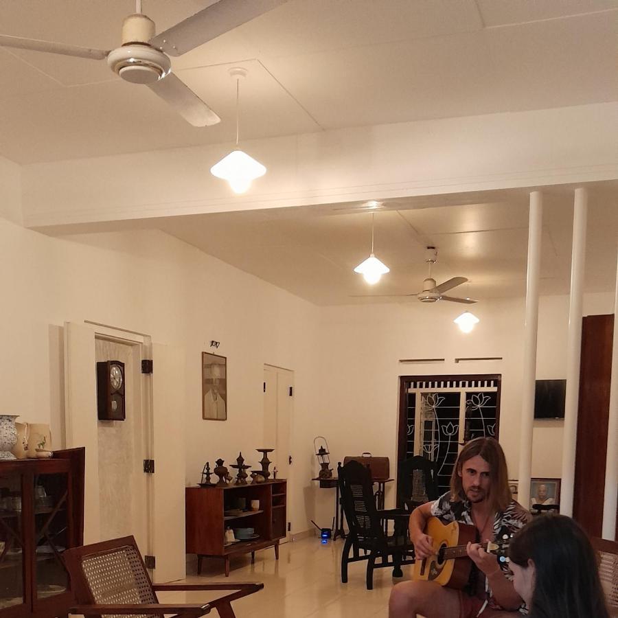 Mahagedara Dickwella Hotel Bagian luar foto
