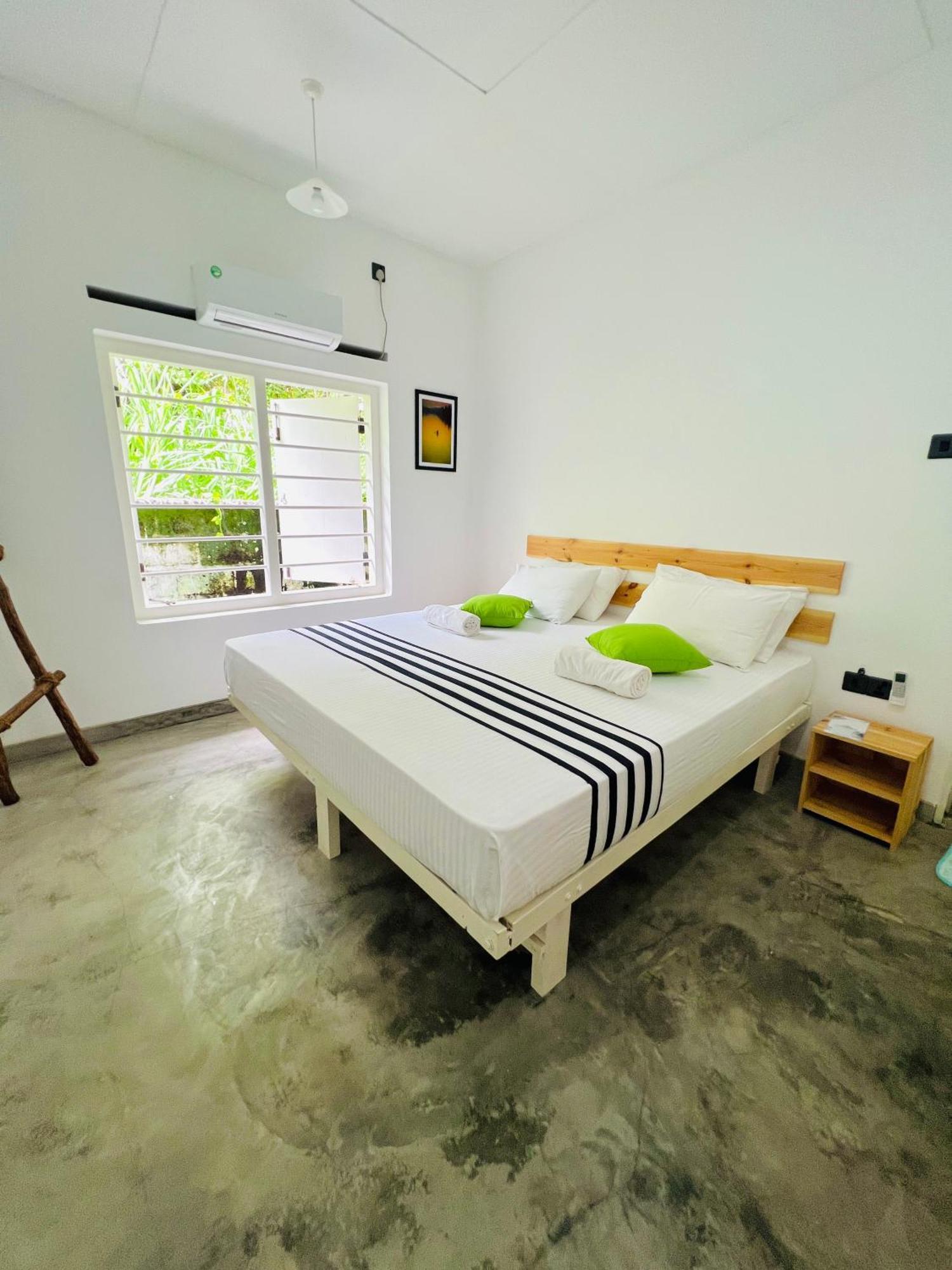 Mahagedara Dickwella Hotel Bagian luar foto