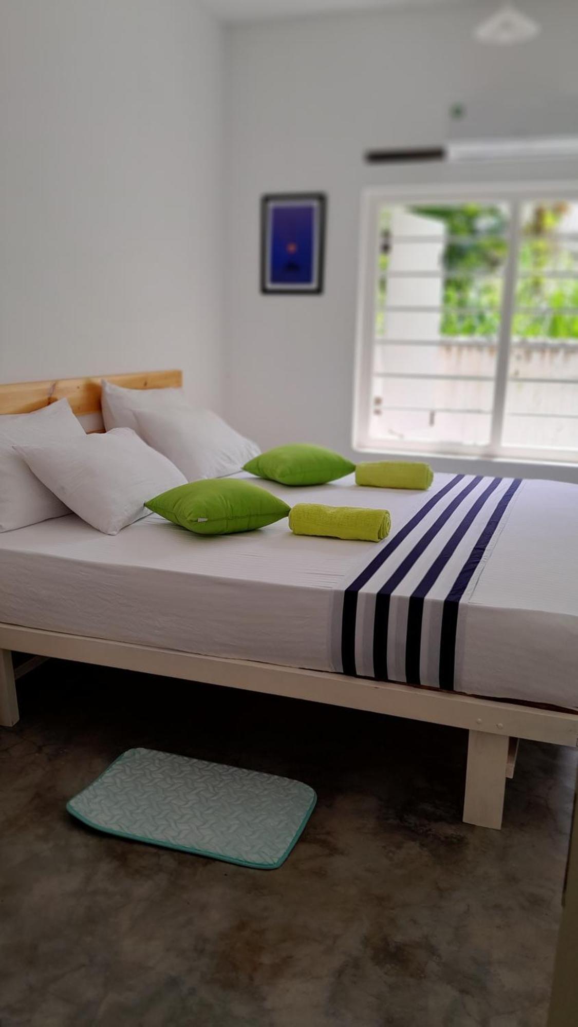 Mahagedara Dickwella Hotel Bagian luar foto